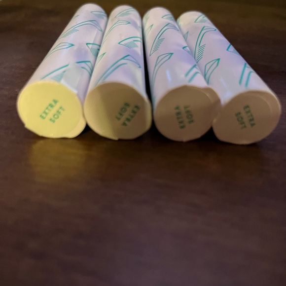 Set of 4 Adult Extra Soft Quip Toothbrush Heads NEW - Picture 2 of 3